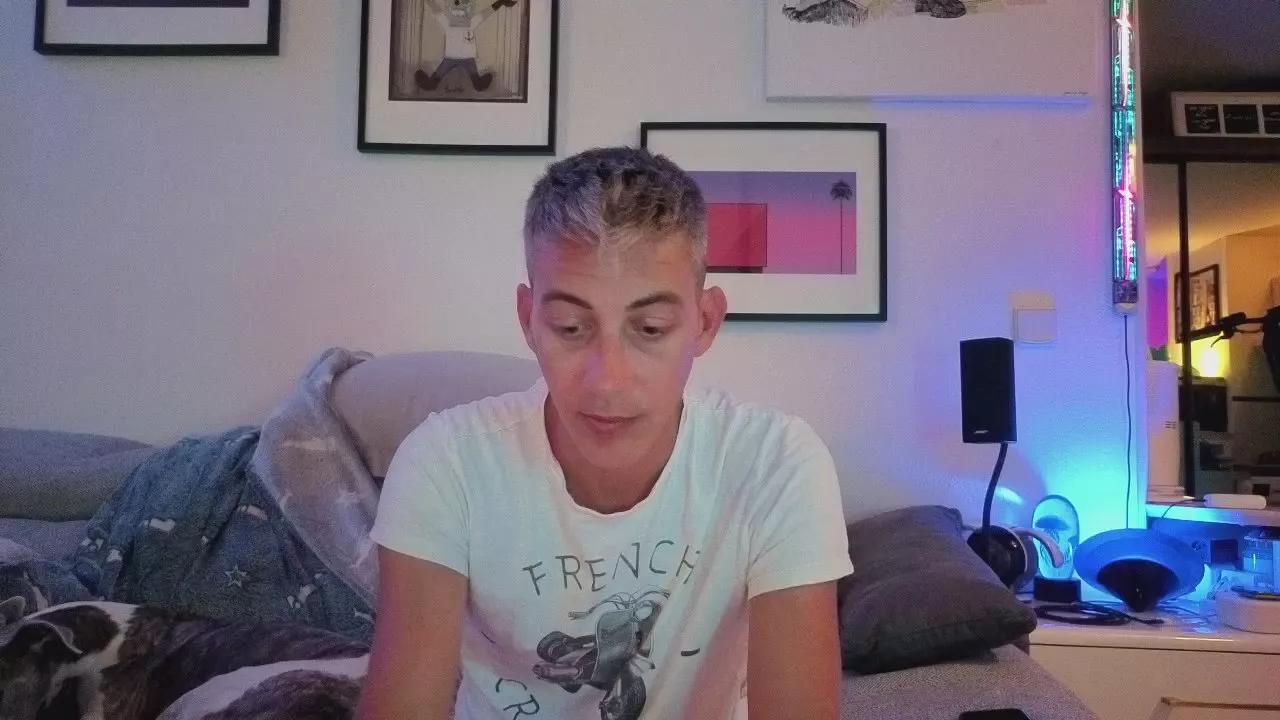 Offline HuGo4K on Cam4