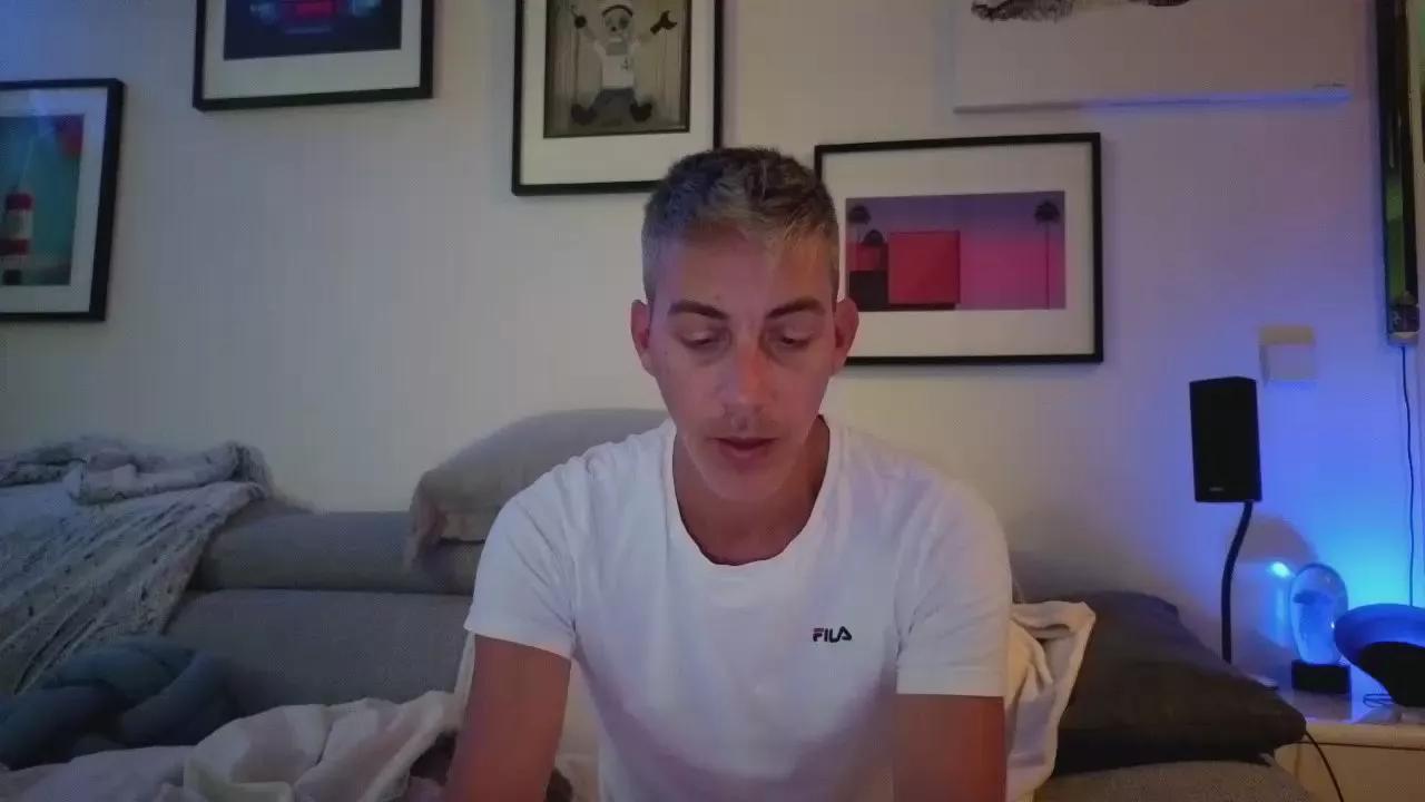 Offline HuGo4K on Cam4