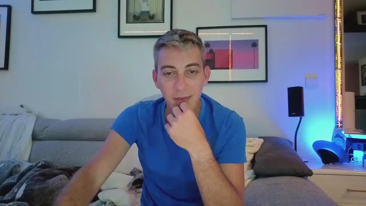 Offline HuGo4K on Cam4