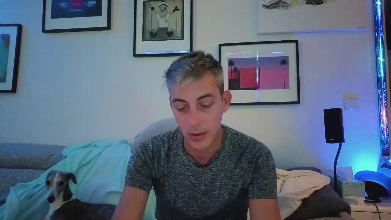 Offline HuGo4K on Cam4