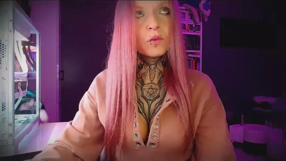 Offline InesDesire on Cam4