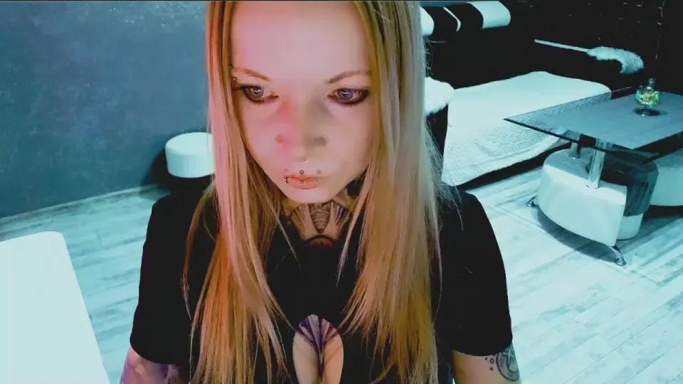 Offline InesDesire on Cam4