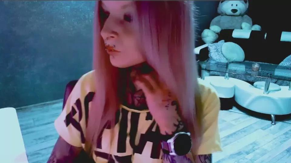 Offline InesDesire on Cam4