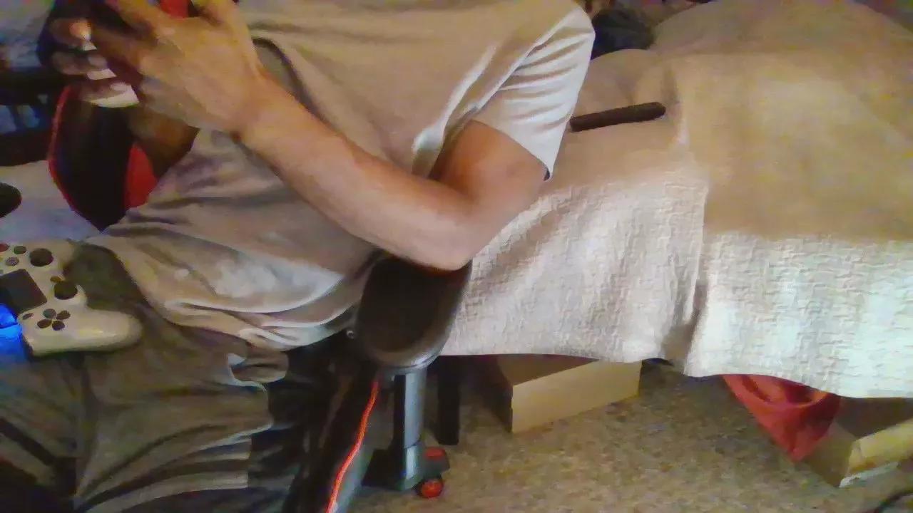 Offline Ironcogking88 on Cam4