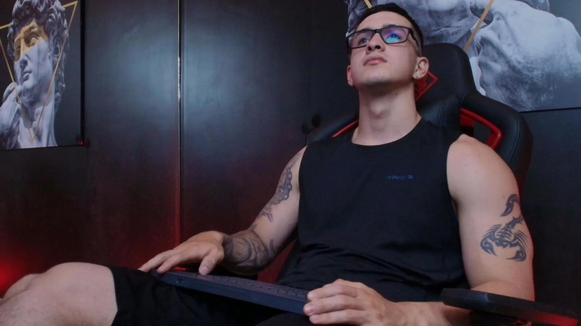 Offline JacksonOlsenn on Cam4