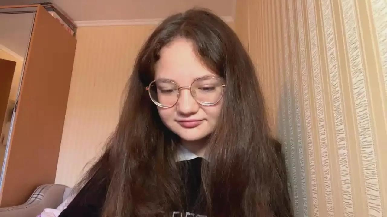 Cam4 KanishaUyetake is Freechat KanishaUyetake —  #spanking #cosplay #schoolgirl #C2C #striptease