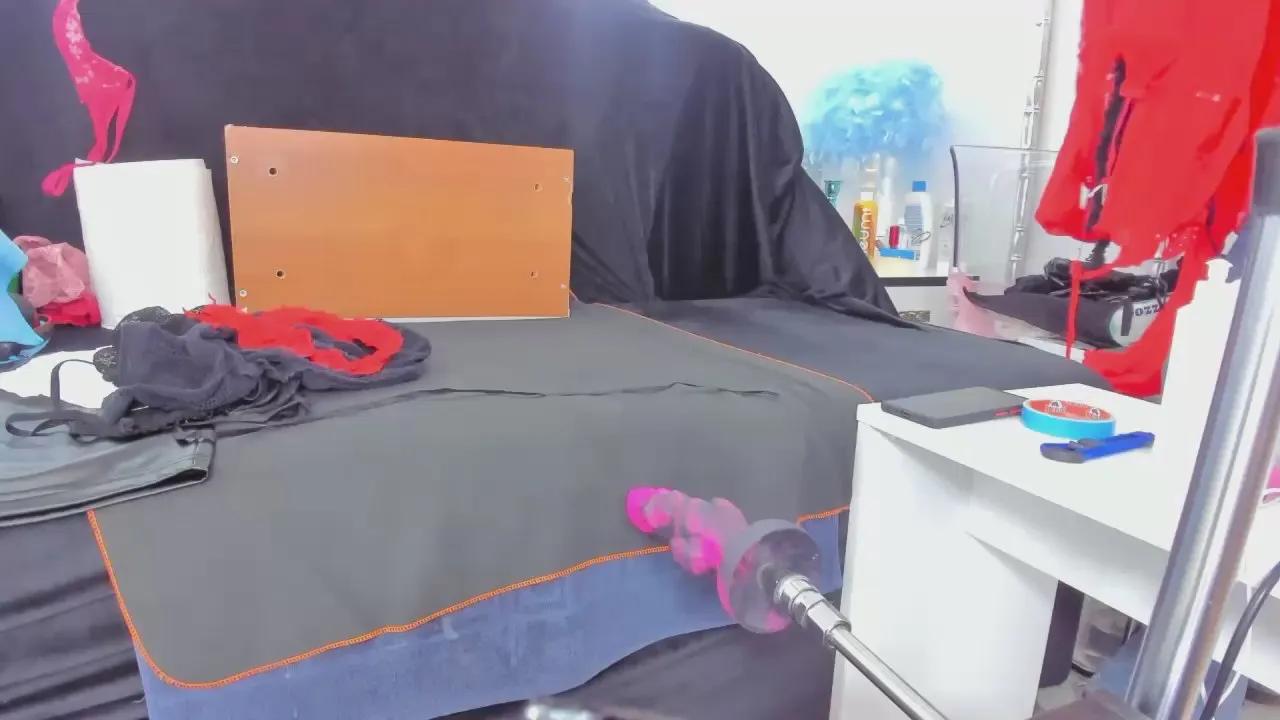 Offline karlahartlley on Cam4