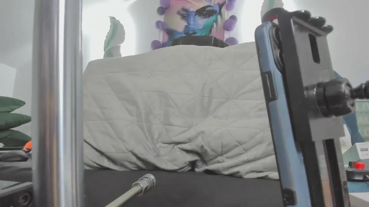 Offline karlahartlley on Cam4