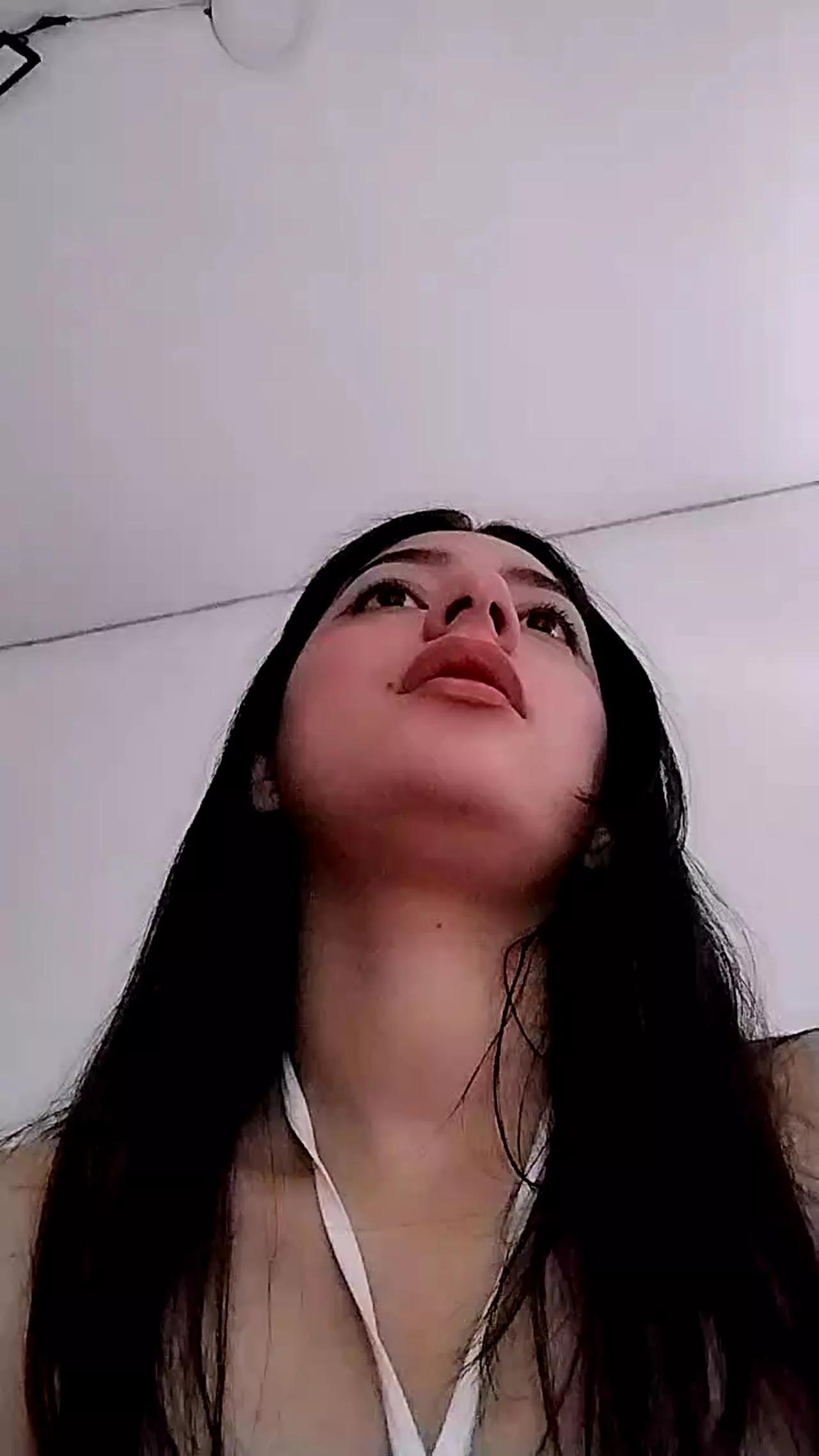 Offline Kittyfeet1 on Cam4