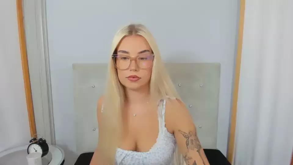 Offline KristyAlone on Cam4