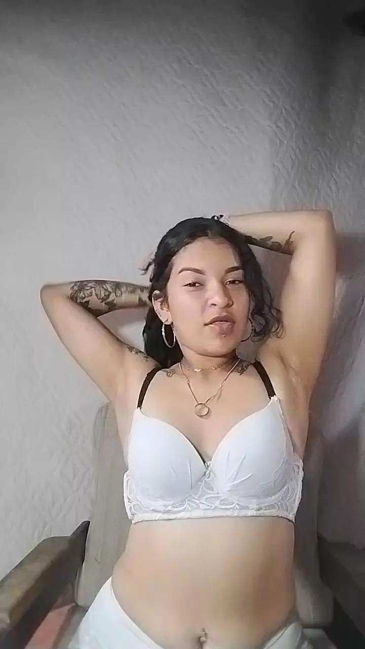 Offline Laurasweet2001 on Cam4