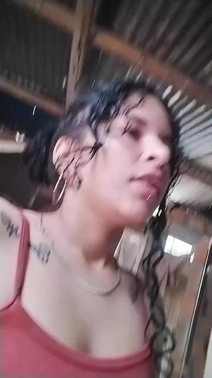 Offline Laurasweet2001 on Cam4
