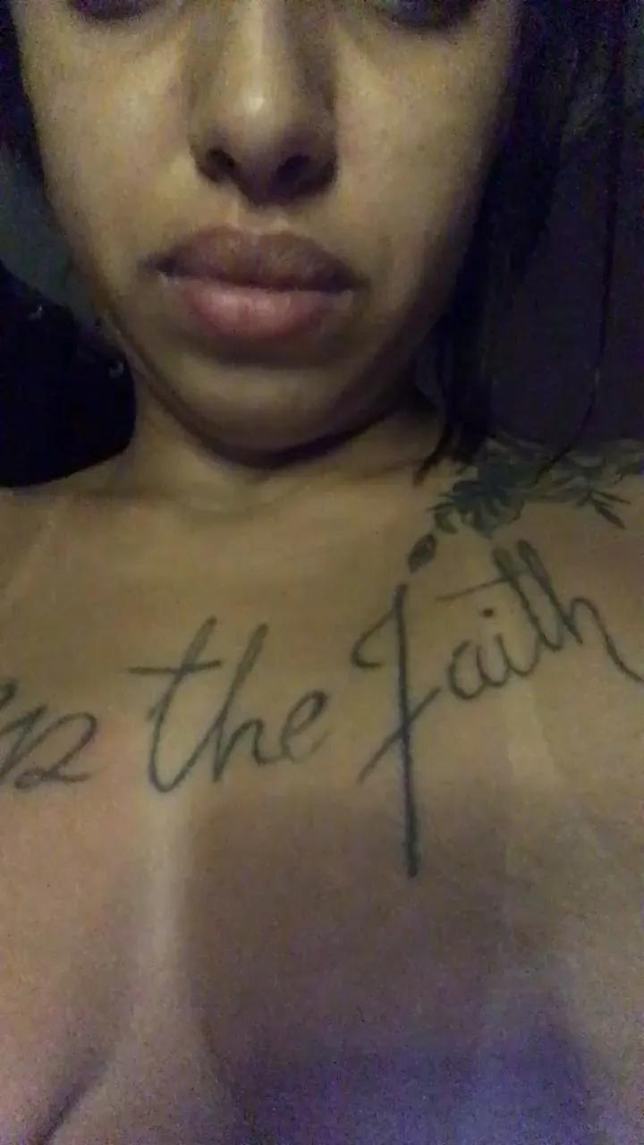 Lauriana26 — Freechat on Cam4