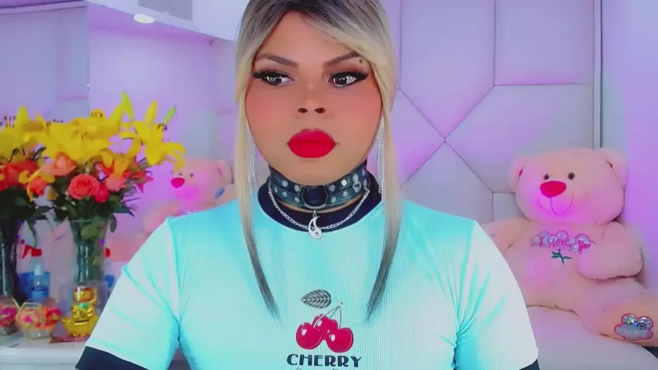 Offline leslychaneldoll on Cam4