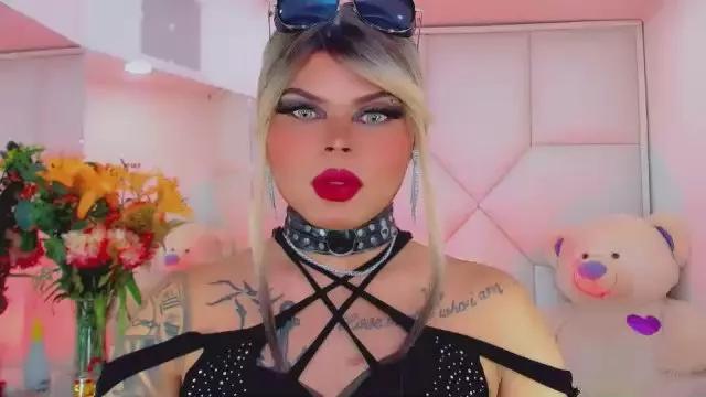 Offline leslychaneldoll on Cam4