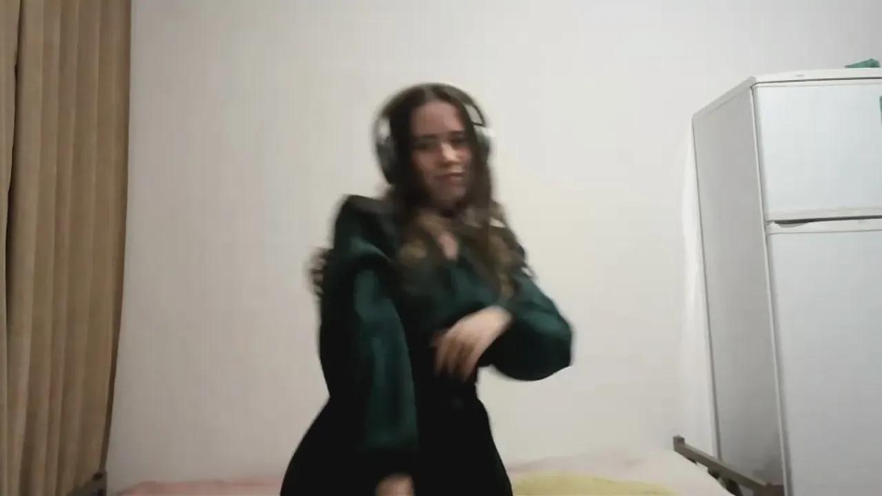 Offline LianneSadiq on Cam4