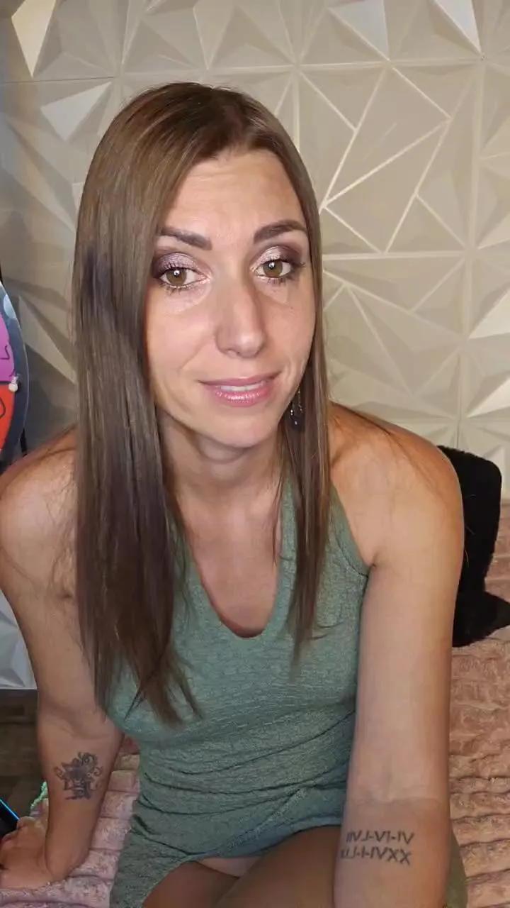 Offline Lib_ertine3232 on Cam4