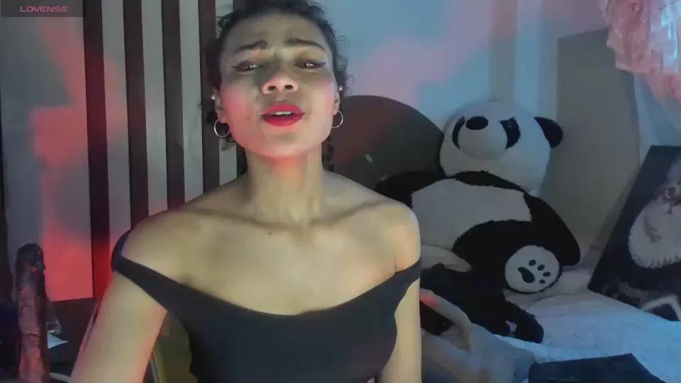 Offline LilithMooree on Cam4