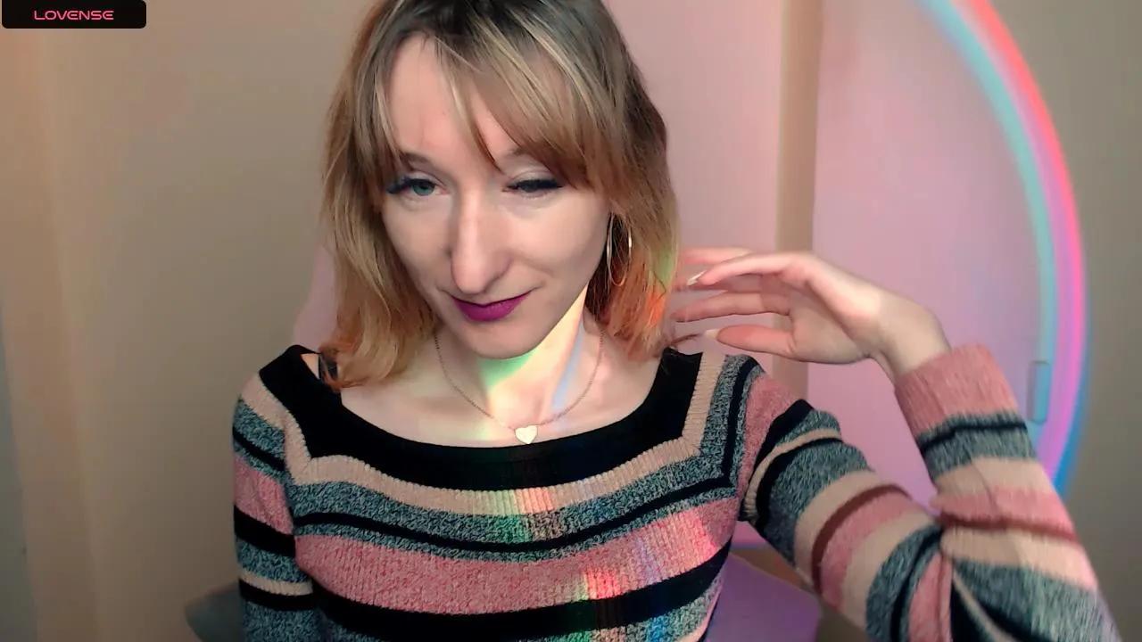 Offline LillyBluee on Cam4