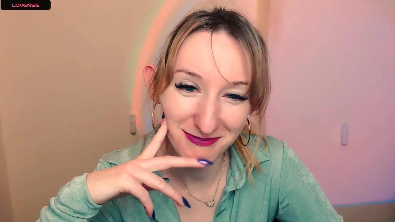 Offline LillyBluee on Cam4
