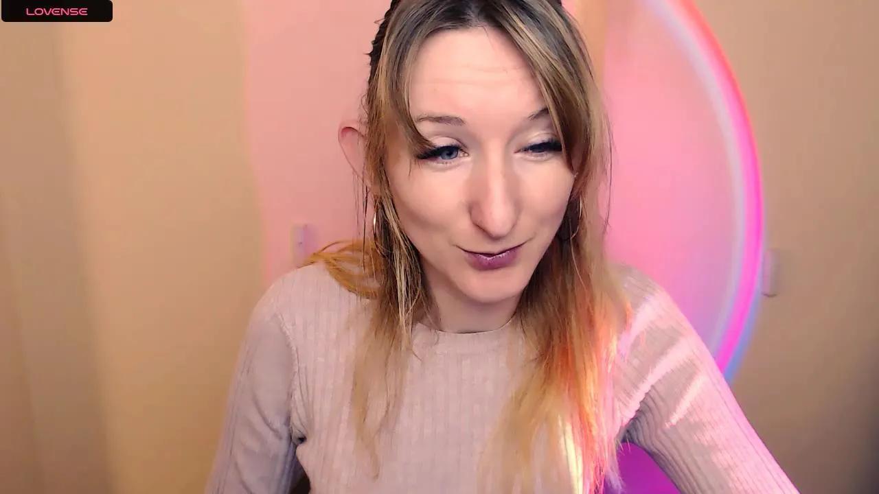 Offline LillyBluee on Cam4