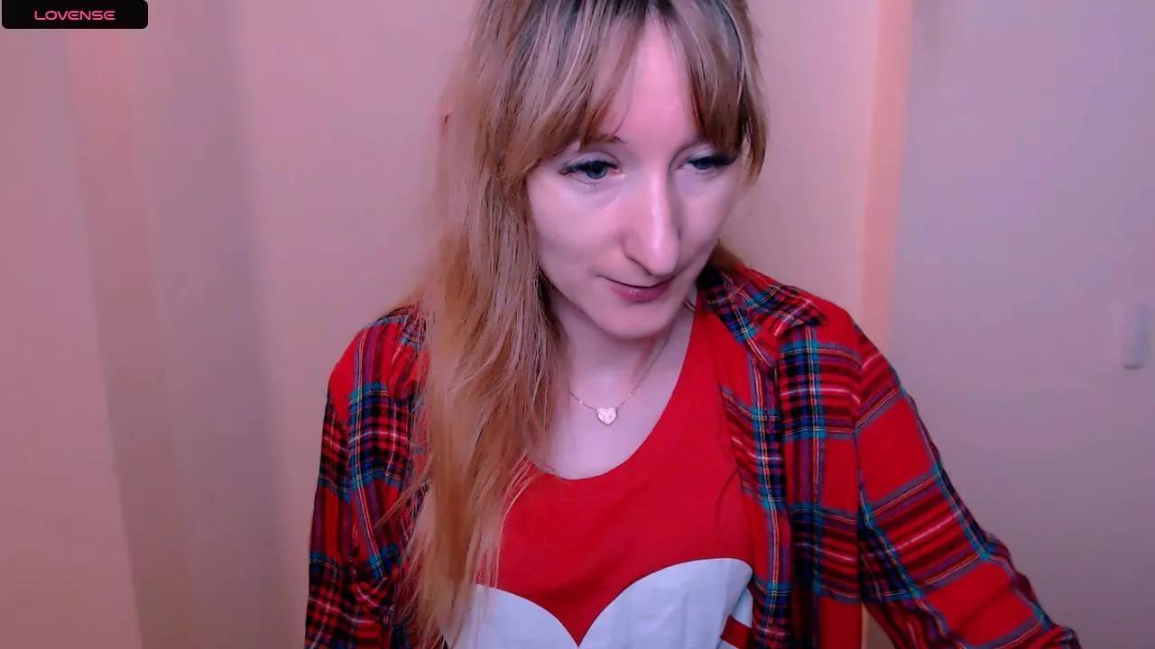 Offline LillyBluee on Cam4