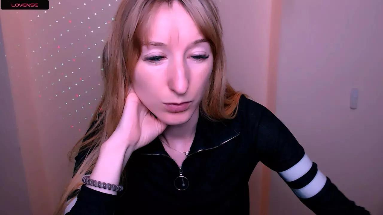 Offline LillyBluee on Cam4