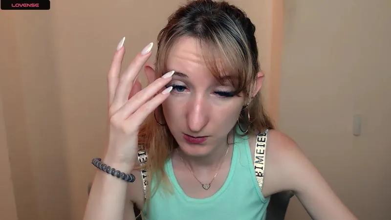 Offline LillyBluee on Cam4