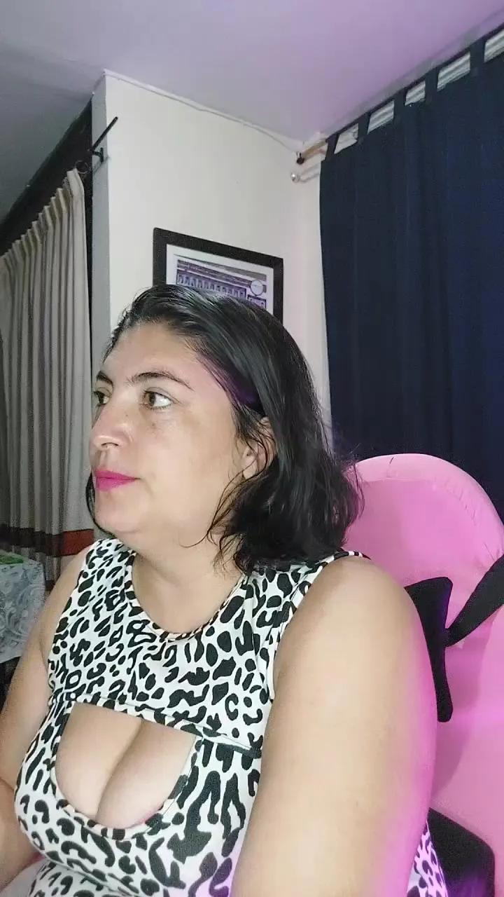 Offline lina_maria98 on Cam4