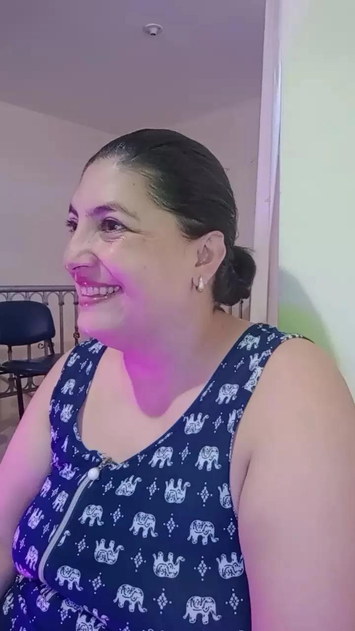 Offline lina_maria98 on Cam4