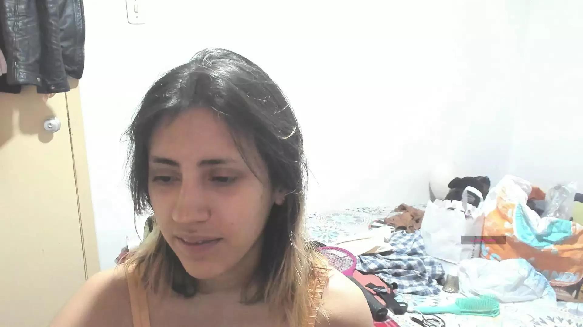 Offline Linnie_doll on Cam4