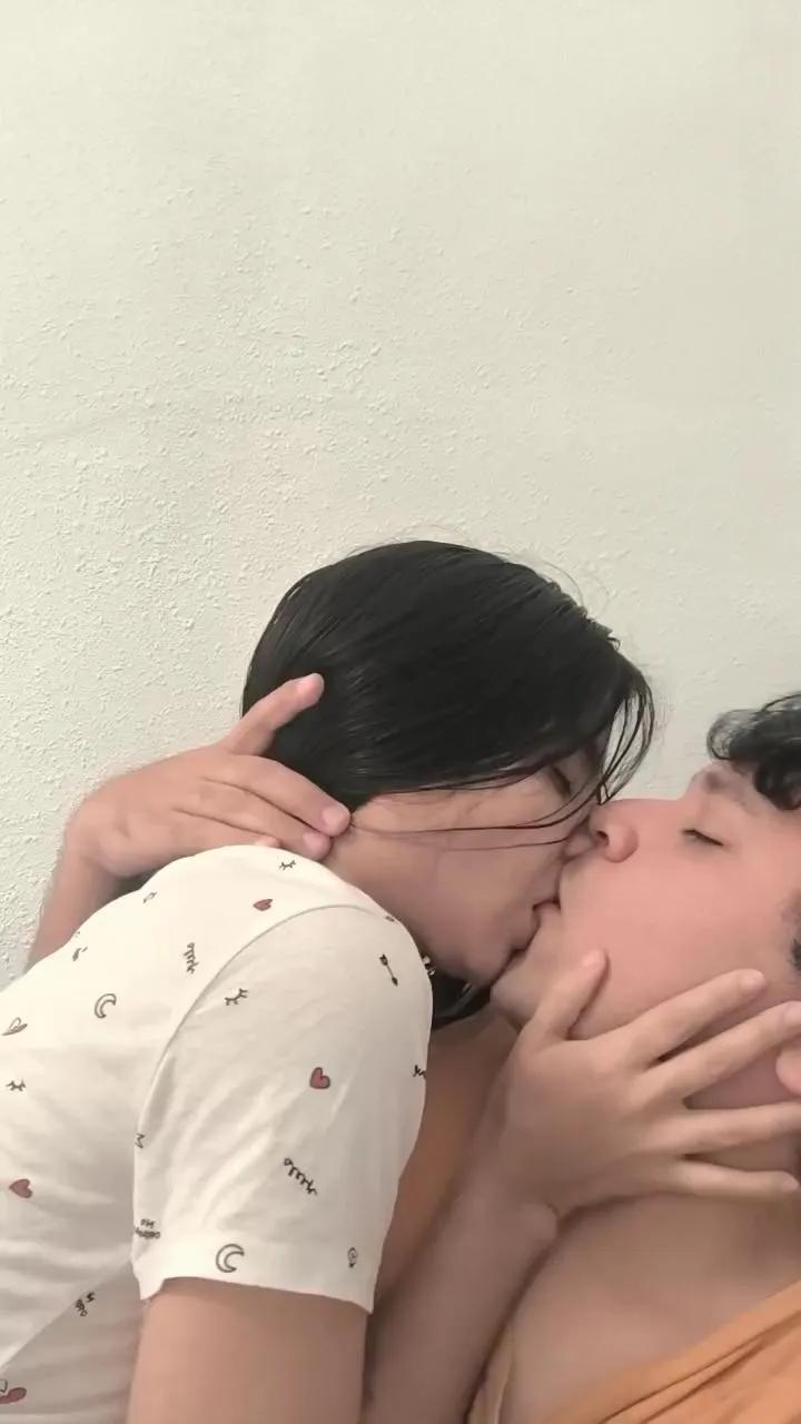 Lizzylovepetite — Freechat on Cam4