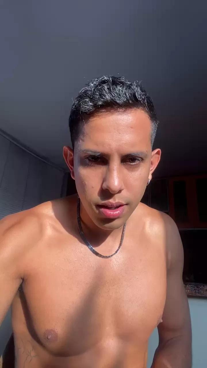 Offline lodo_2 on Cam4