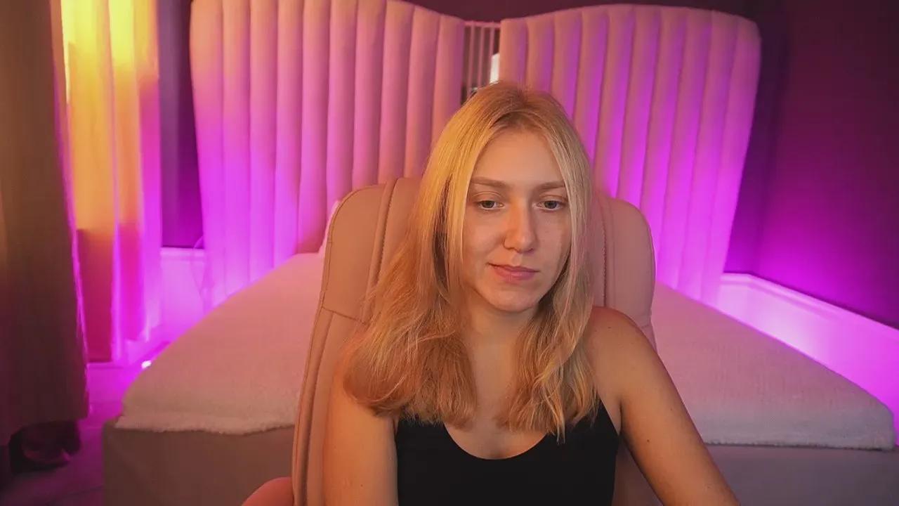 Offline LollyLuxe on Cam4