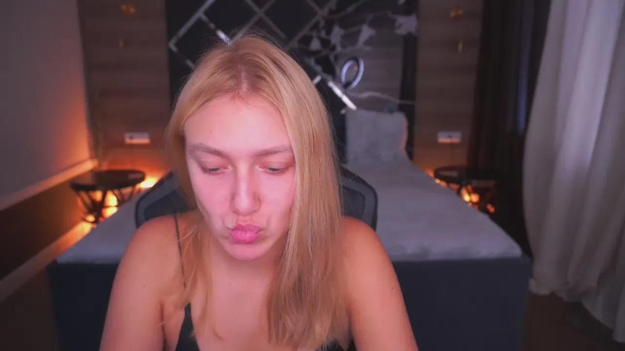 Offline LollyLuxe on Cam4