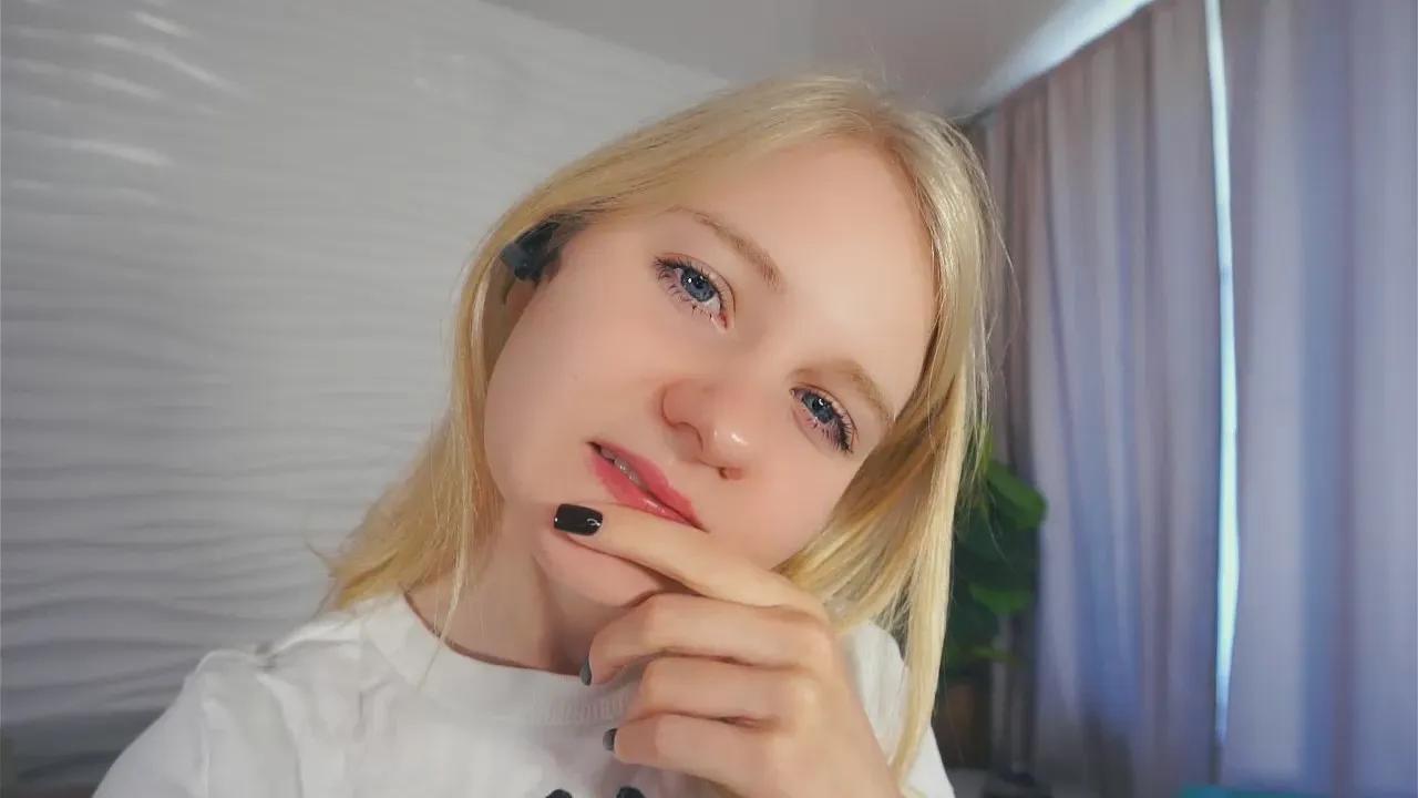 Offline LoraEddy on Cam4