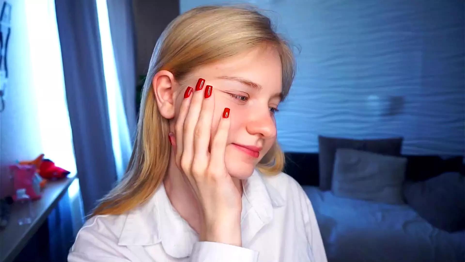 Offline LoraEddy on Cam4