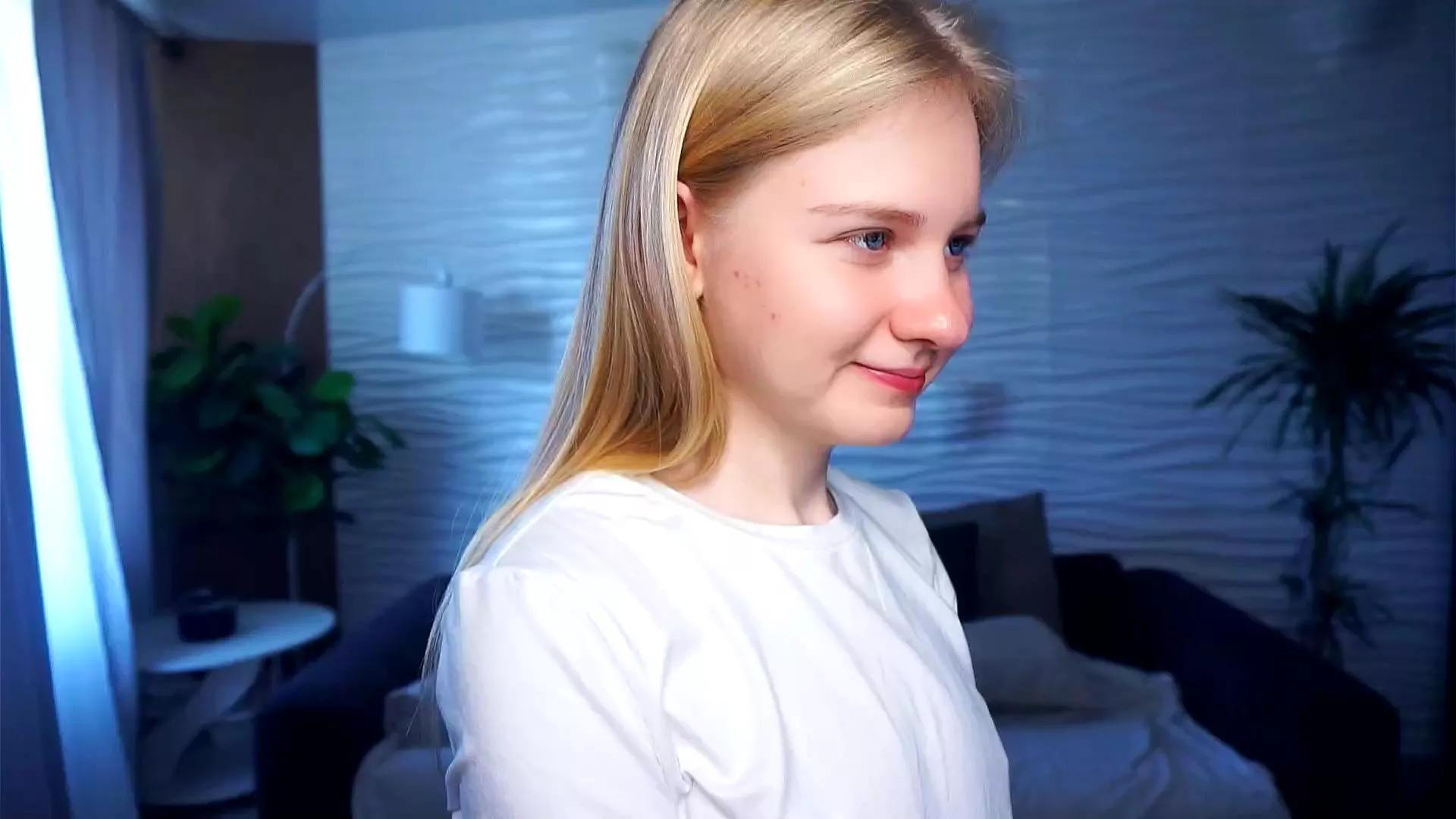 Offline LoraEddy on Cam4