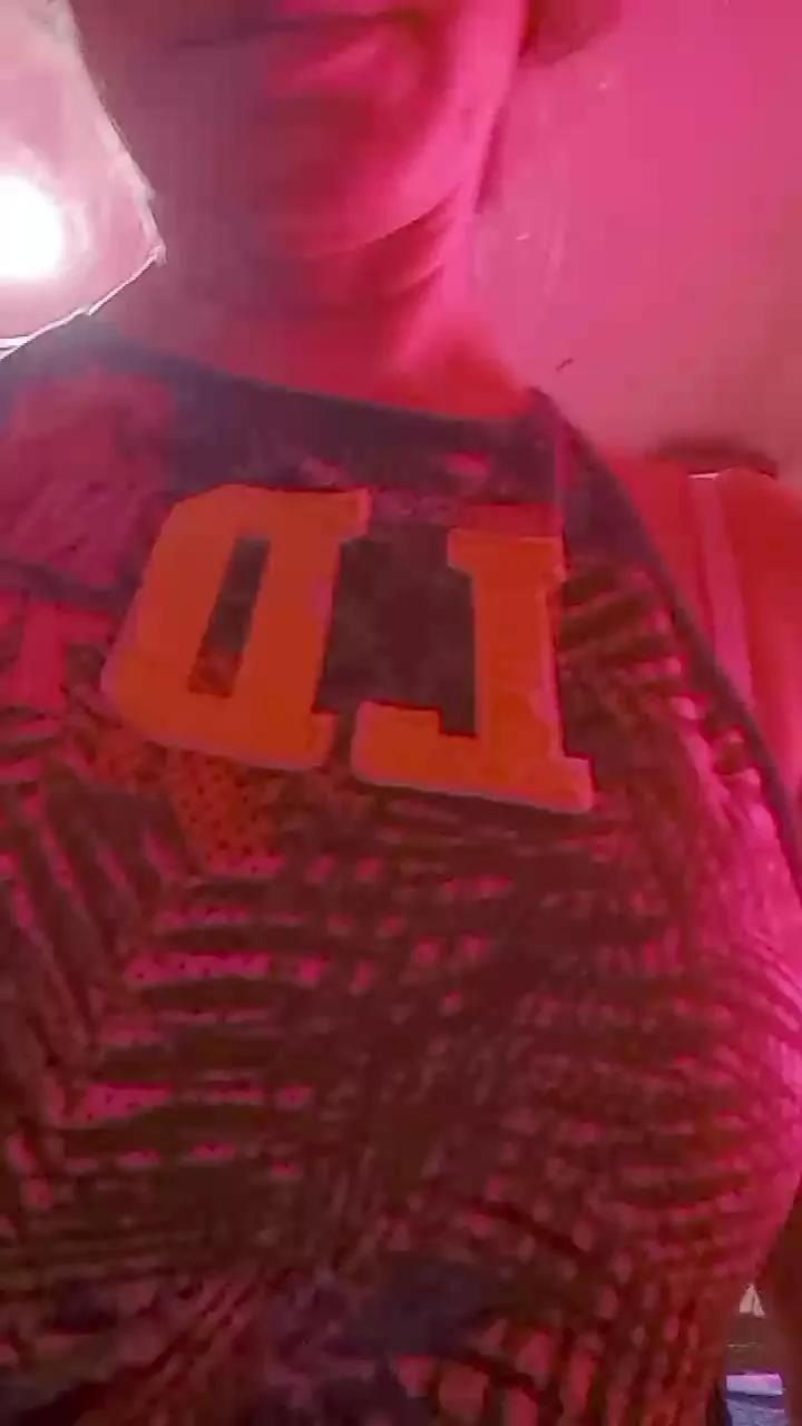 Offline Love_tantri on Cam4