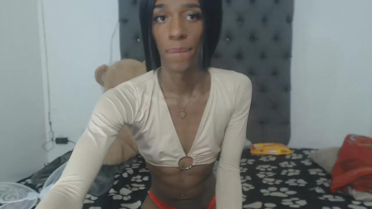 Offline lucianadolll on Cam4