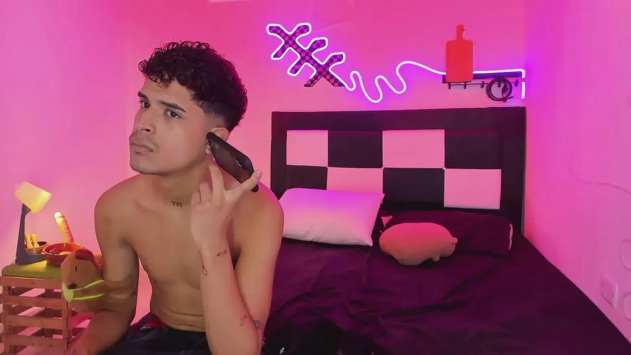 Offline Lucky_boys_ on Cam4