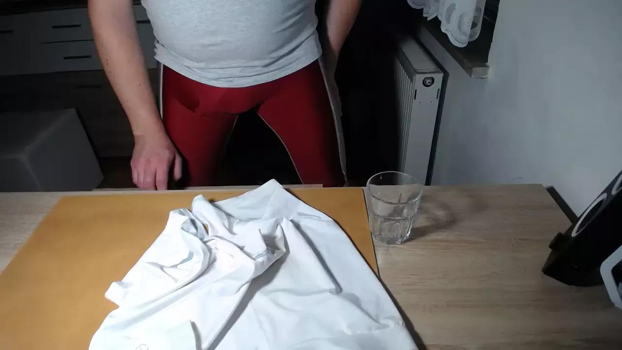 Offline lycrasneax on Cam4