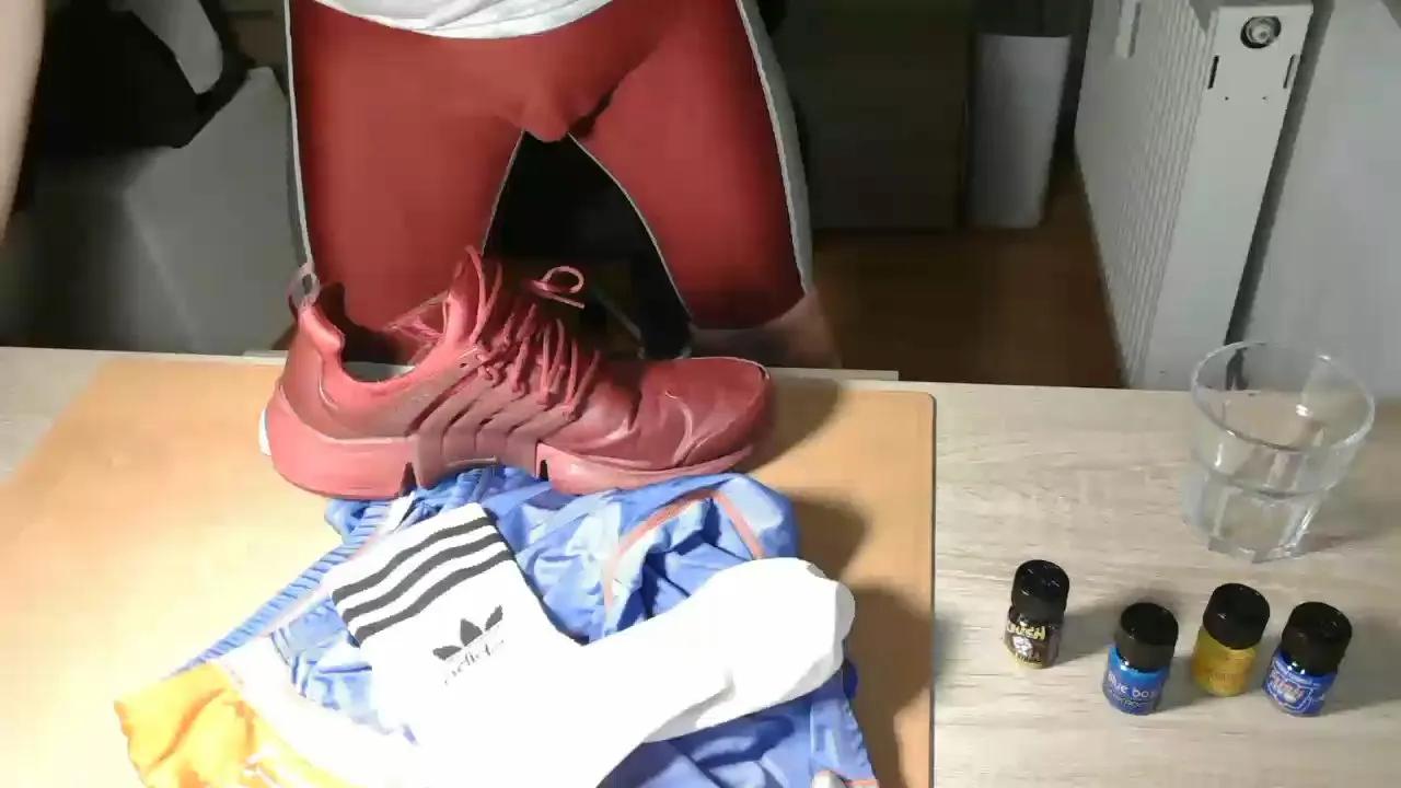 Offline lycrasneax on Cam4