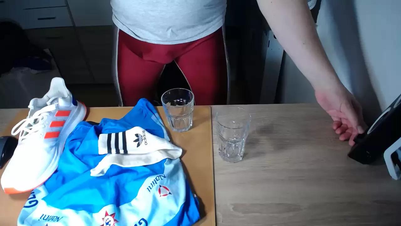 Offline lycrasneax on Cam4