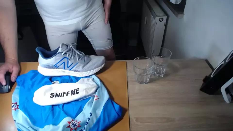 Offline lycrasneax on Cam4