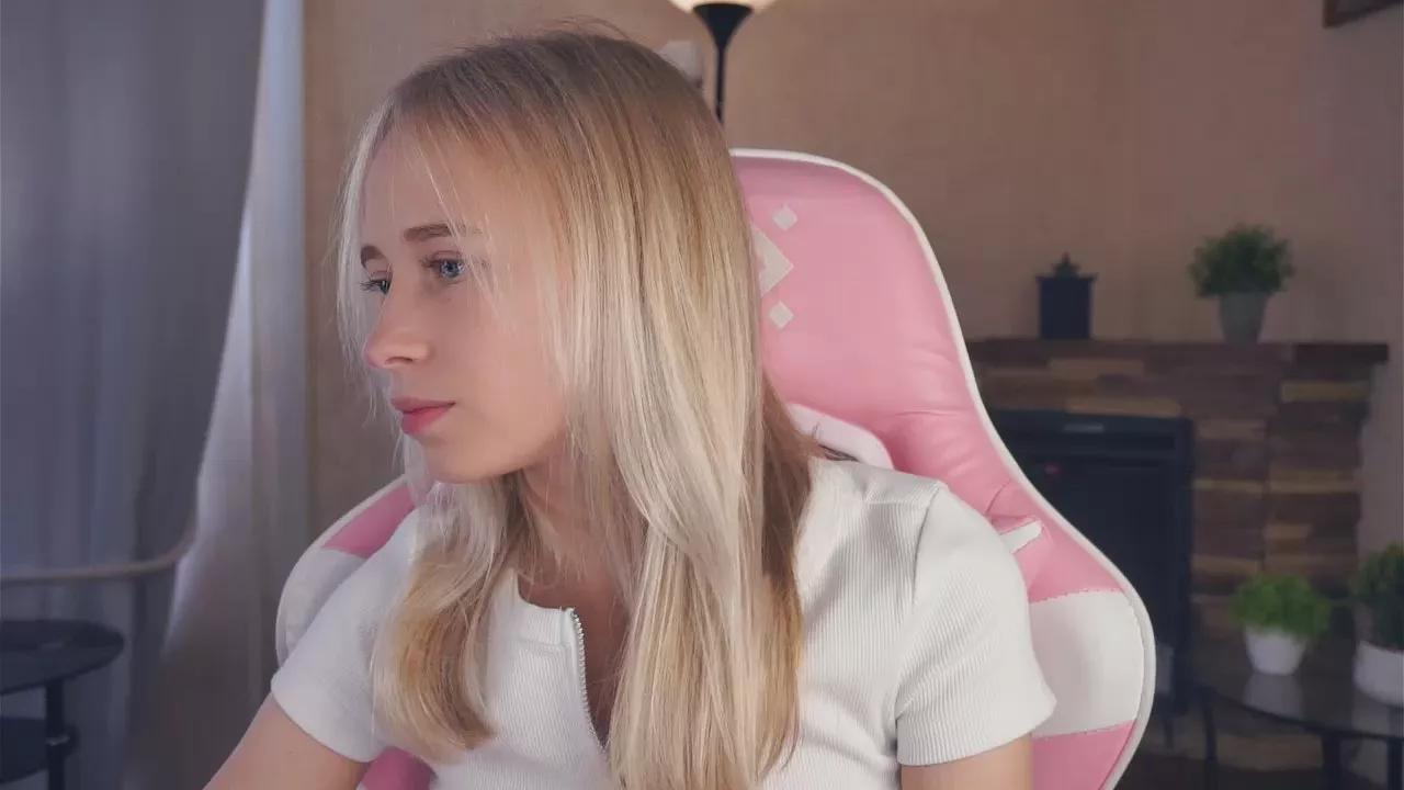 Offline LynneBraund on Cam4