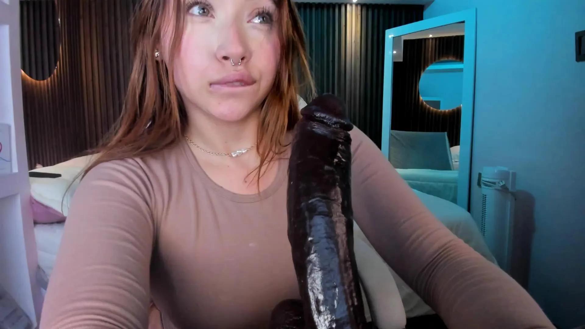 Offline mariana_castro9 on Cam4