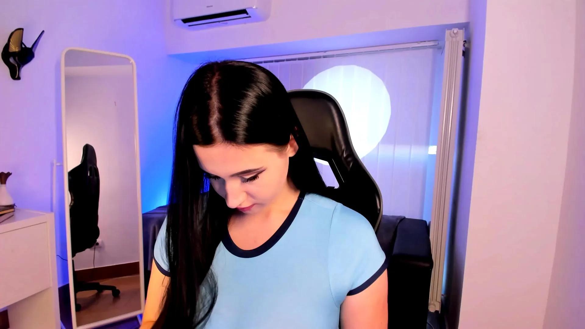 Offline MaryLories on Cam4