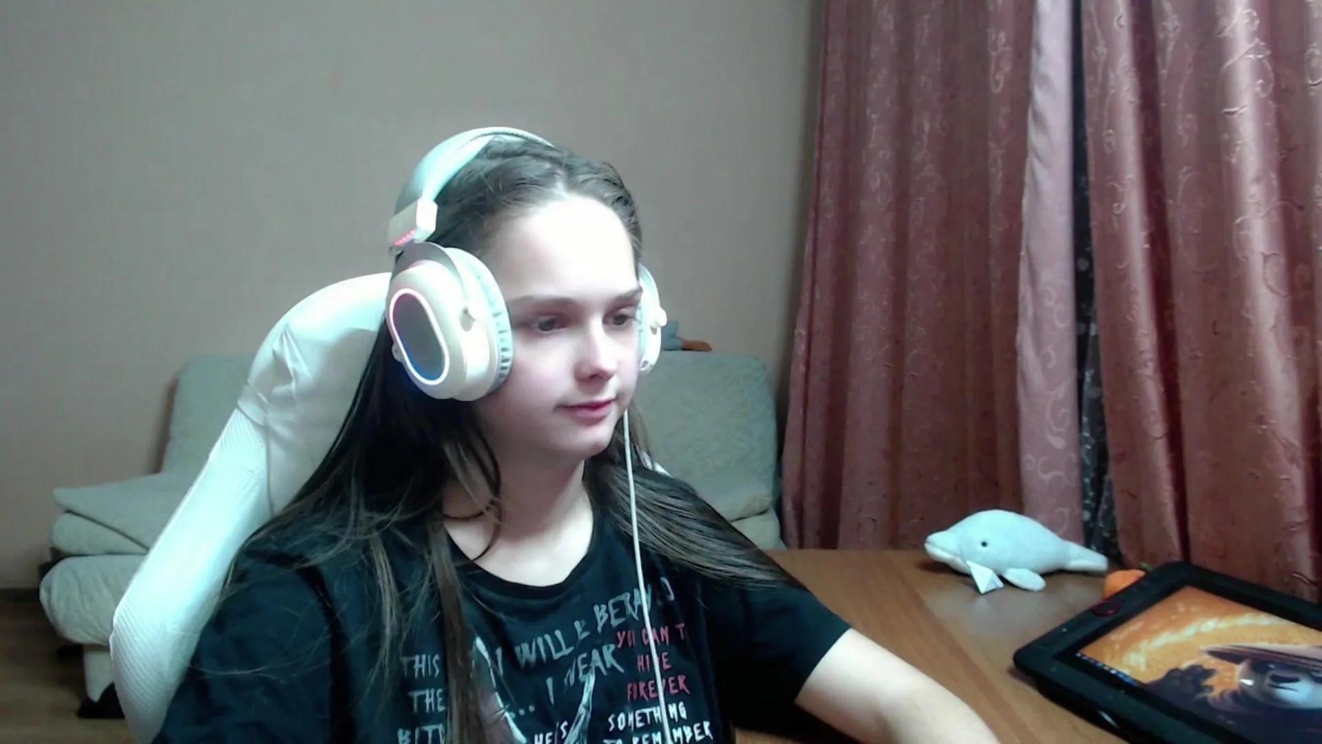 Offline MayeVanlith on Cam4