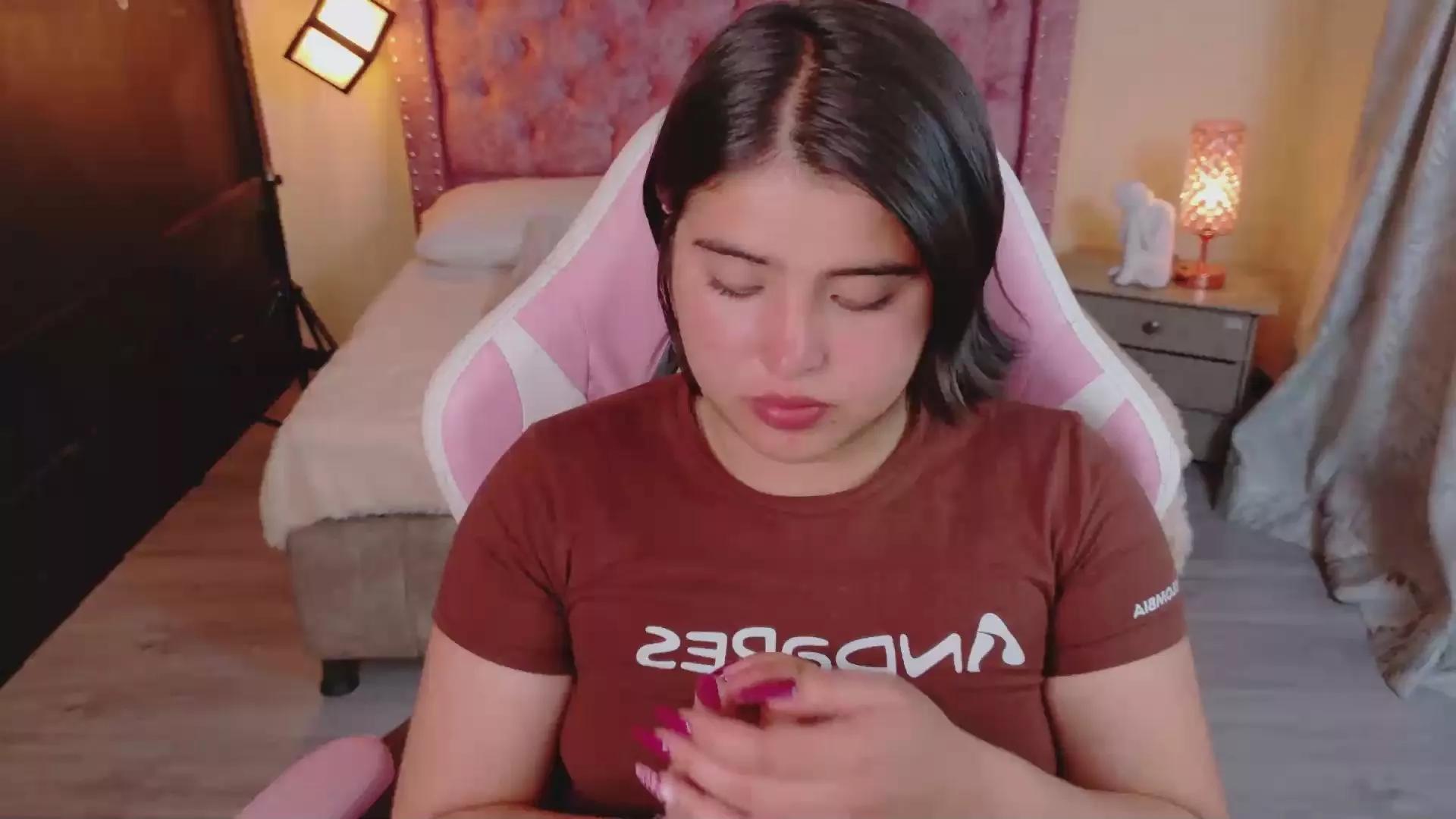 Offline michell_petty01 on Cam4